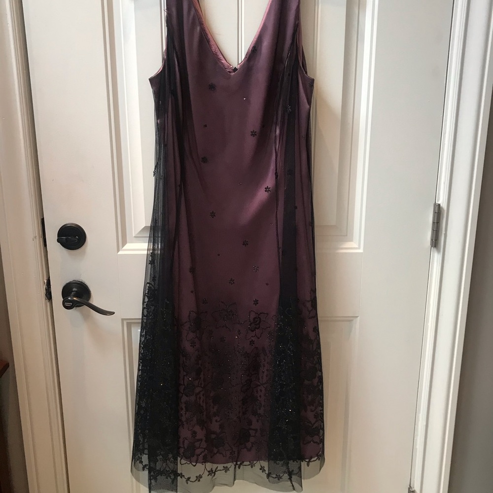 🟥SALE🟥Adrianna Papell Long Mauve Laced Dress